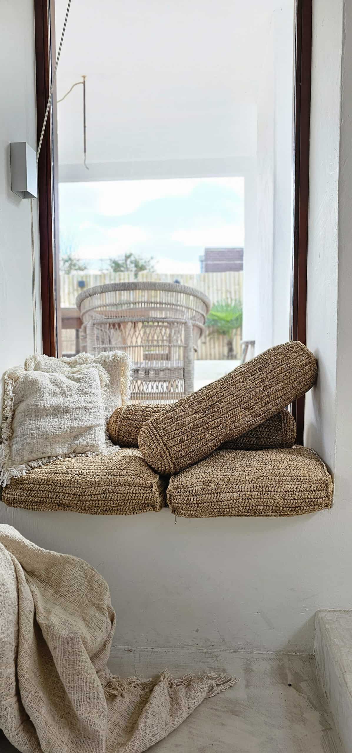 РОЛКА ЗА ВЪЗГЛАВНИЦА