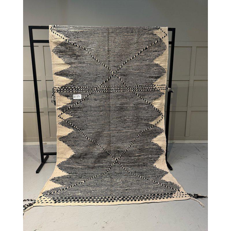 VINTAGE MAROCCAN WOOL RUG 295/145