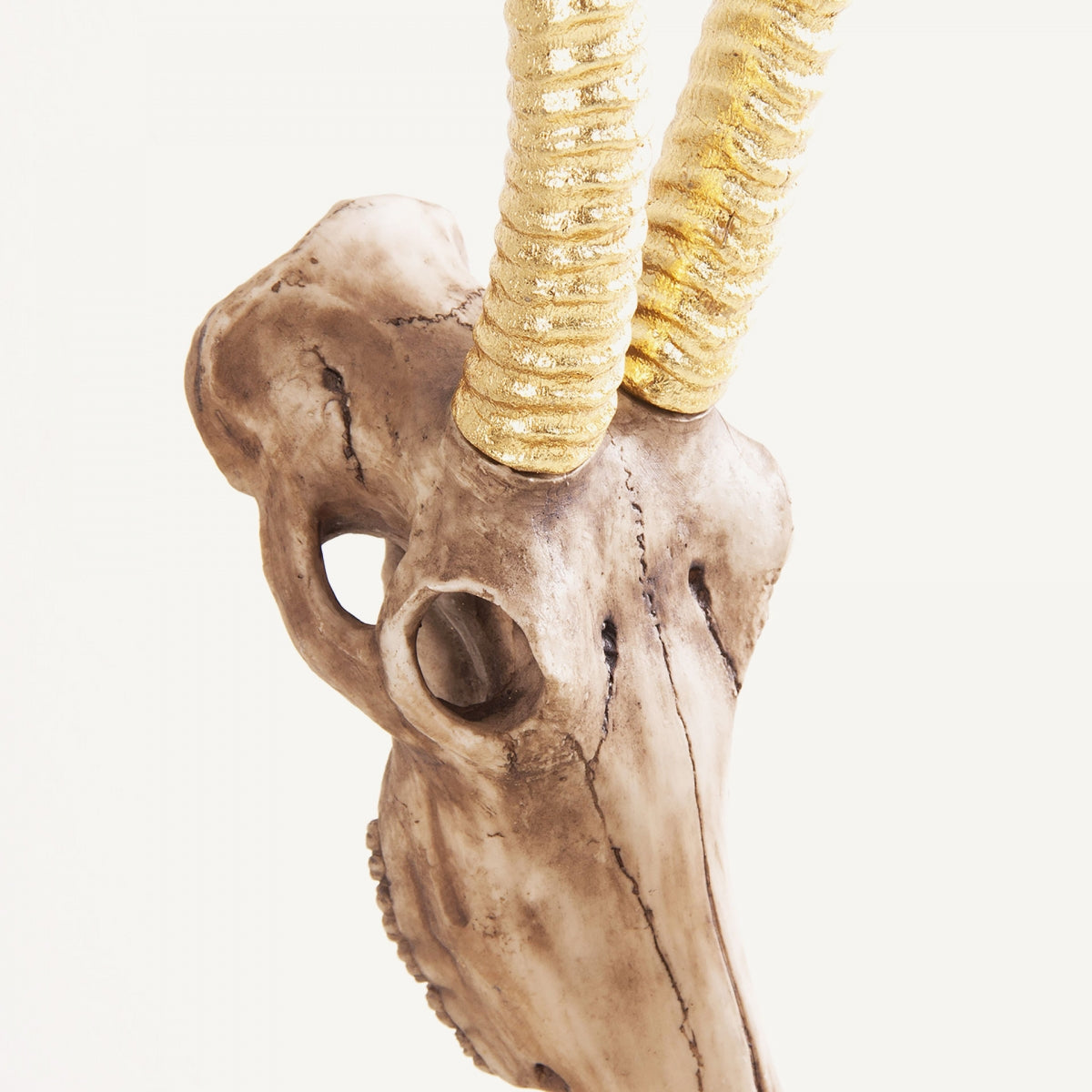 ДЕКОРАТИВНА ФИГУРА КАБРА