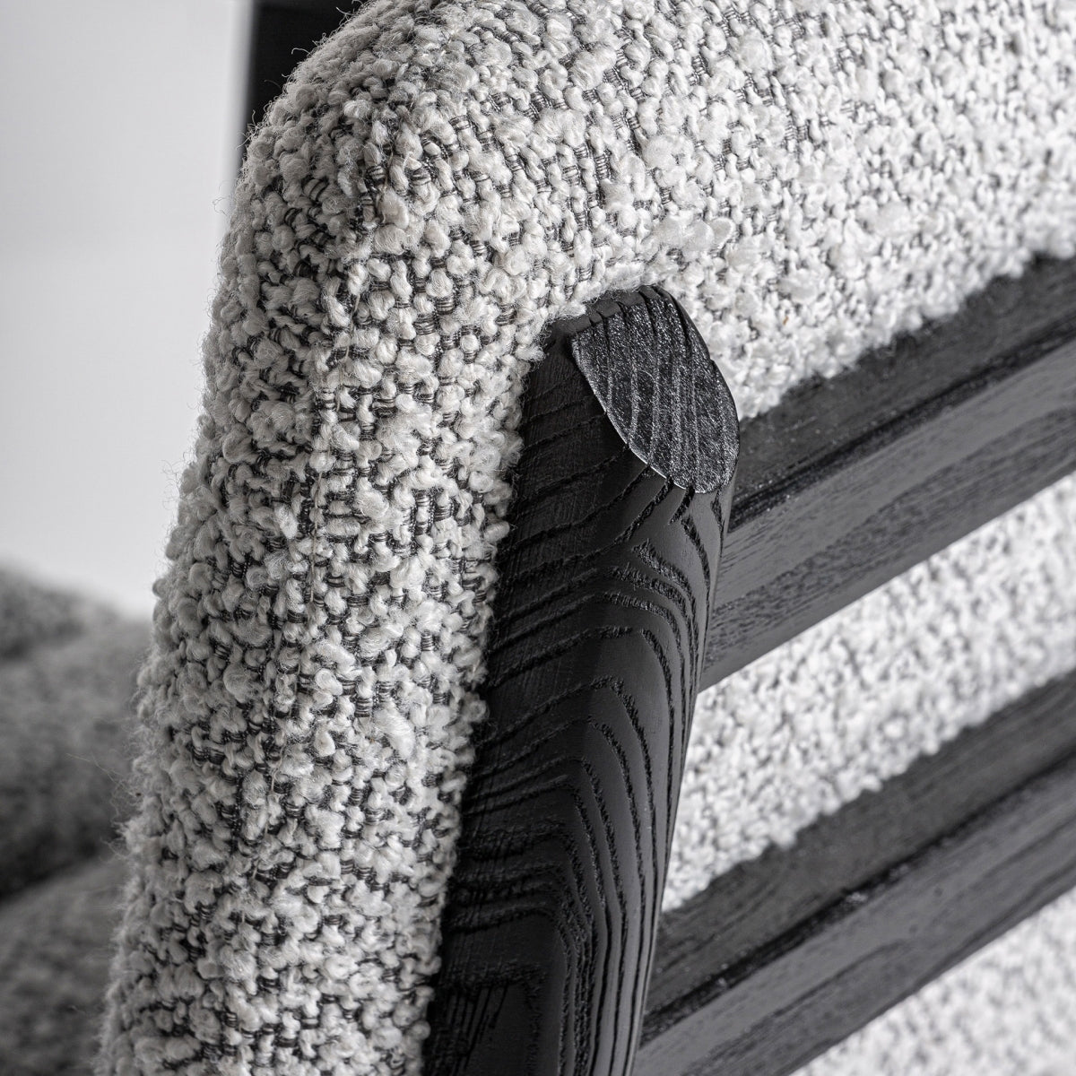 ЖАКАРДОВ СТОЛ