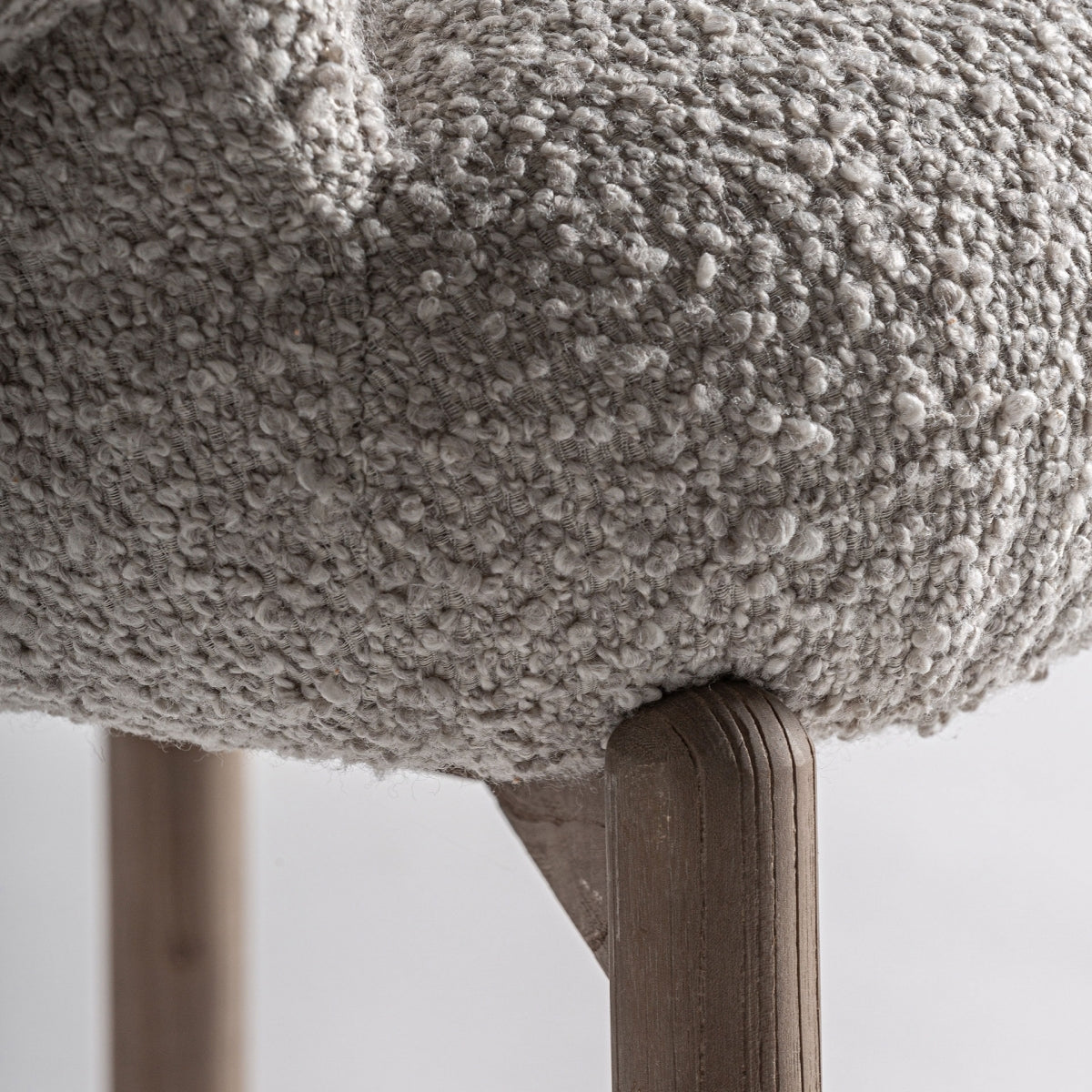 ЖАКАРДОВ СТОЛ СИВ