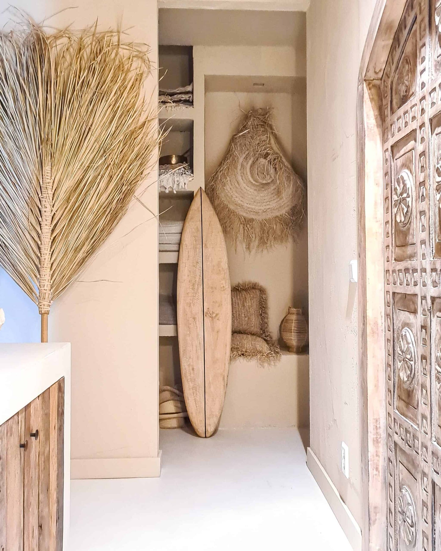 SURFBOARD BLACK STRIPE