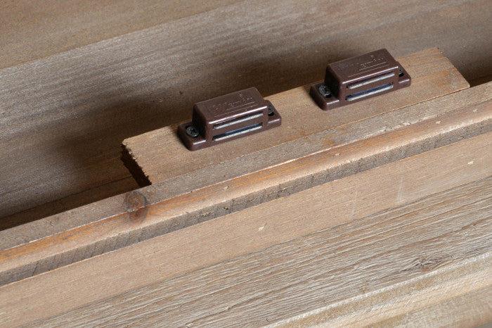 ВИТРИНА ОТ СМЪРЧ