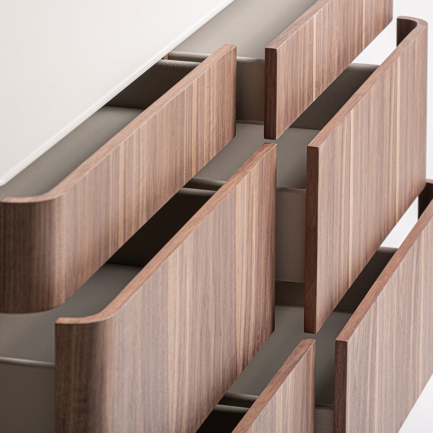VIZILLE CHEST OF DRAWERS