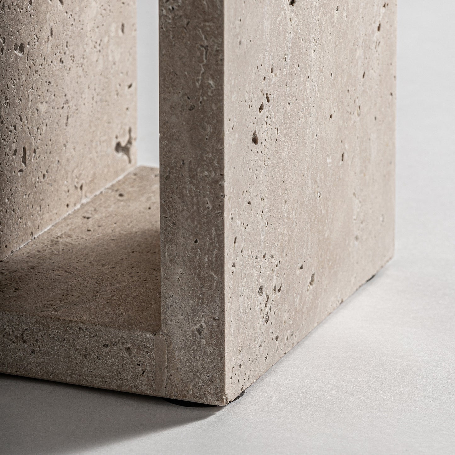 КОНЗОЛНА МАСА CLARE