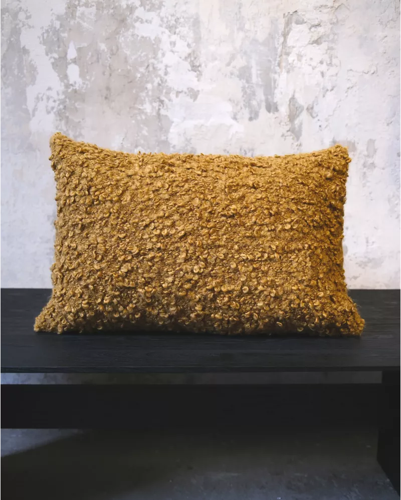 КАЛЪФ ЗА ВЪЗГЛАВНИЦА DHANA