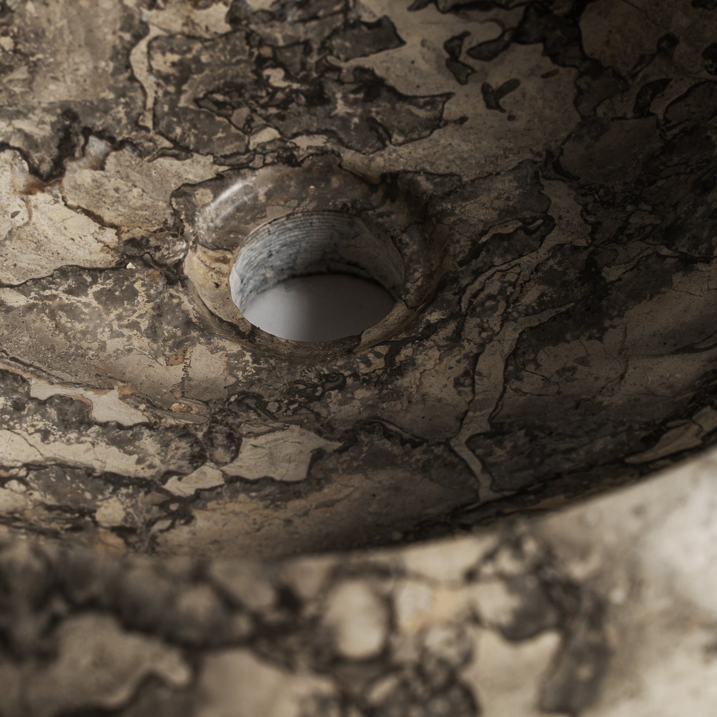 UNIQUE IRIS MARBLE SINK
