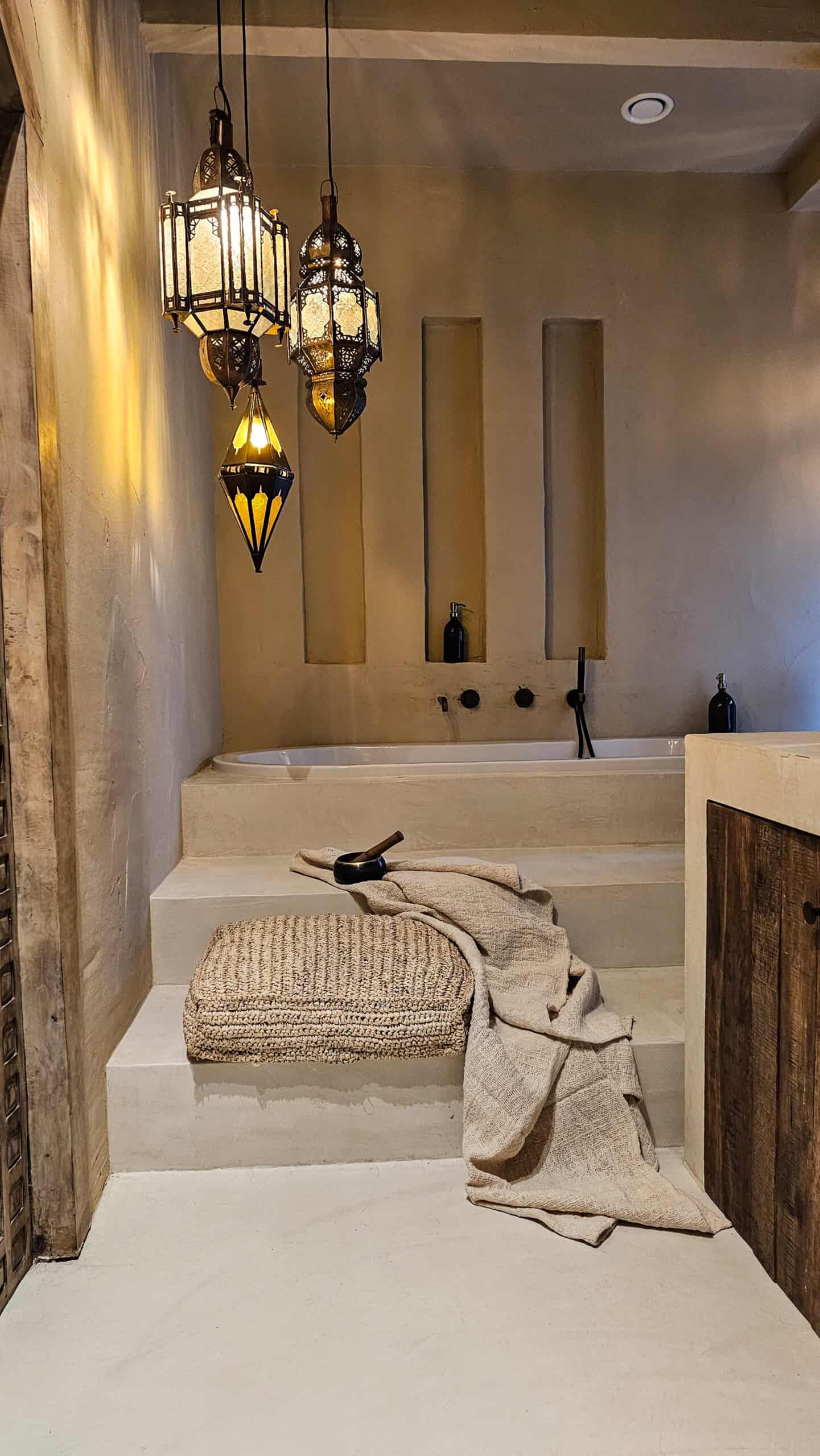 МАТРАК ОТ АНАНАС ЛИСТА 52