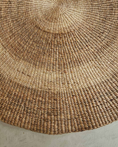 КРЪГЪЛ КИЛИМ С ВОДЕН ЗЮМБУЛ*210