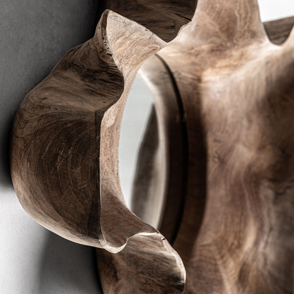 УНИКАЛНО ОГЛЕДАЛО УРАМА