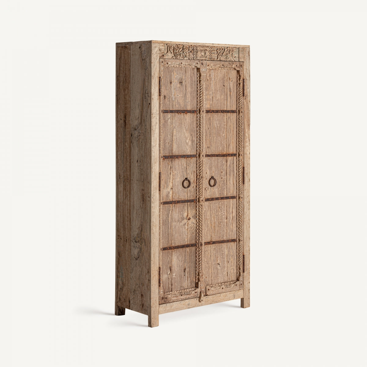 ЧОРАПИ ЗА ГАРДЕРОВ В КОЛОНИАЛЕН СТИЛ