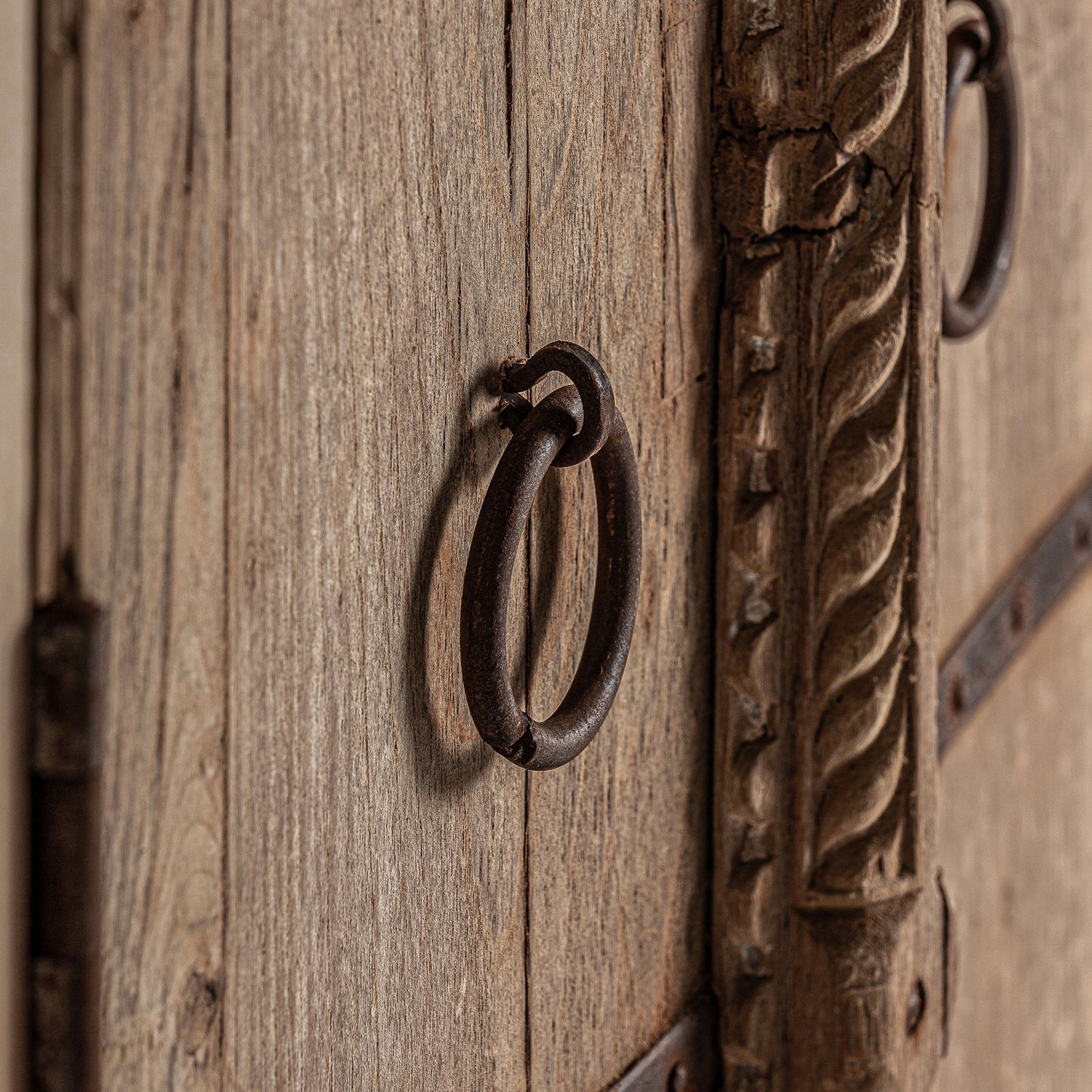 ЧОРАПИ ЗА ГАРДЕРОВ В КОЛОНИАЛЕН СТИЛ