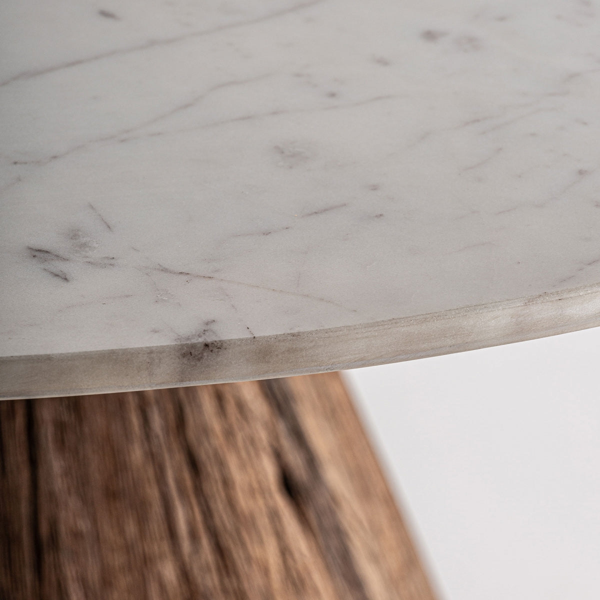 Мраморна маса за хранене Toigne