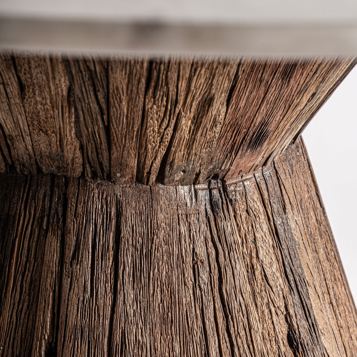 Мраморна маса за хранене Toigne