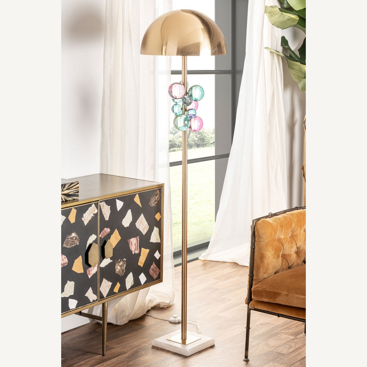 ИНЧОВА КРИСТАЛНА ПОДОВА ЛАМПА