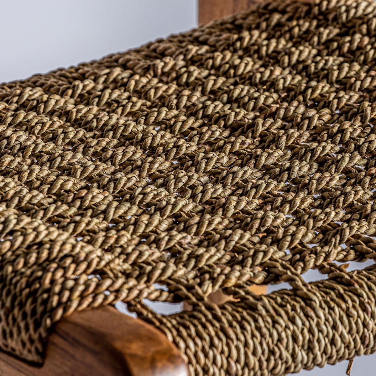 ВЪЖЕ БАР СТОЛ ОТ ТИК