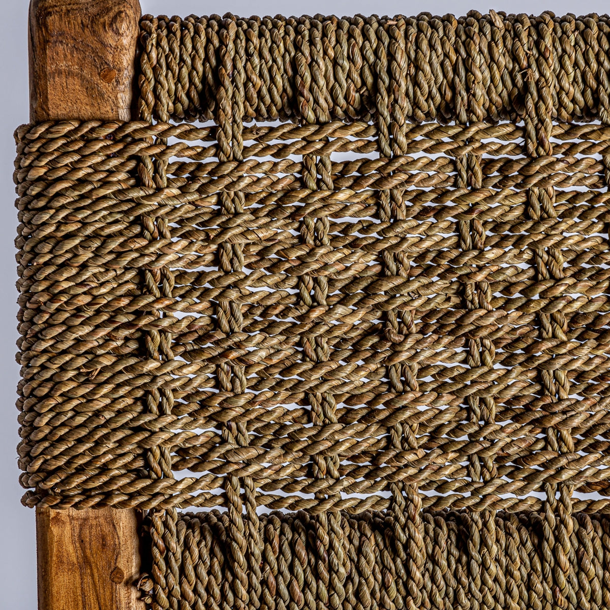 ВЪЖЕ БАР СТОЛ ОТ ТИК