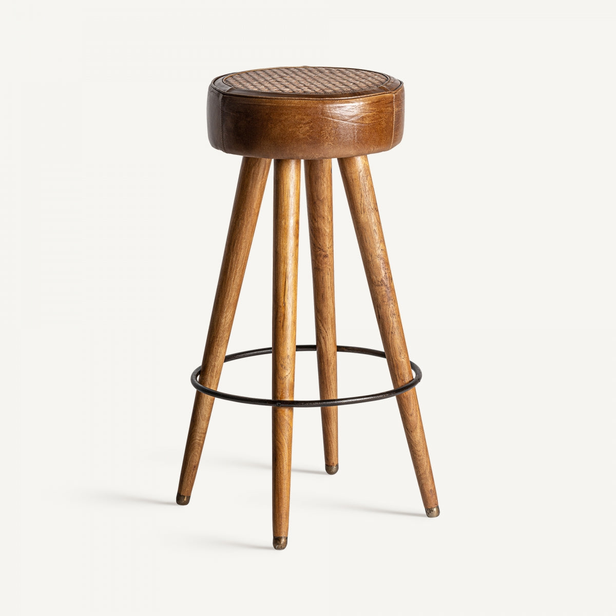 БАР СТОЛ ОТ КОЖА ОТ РАТАН