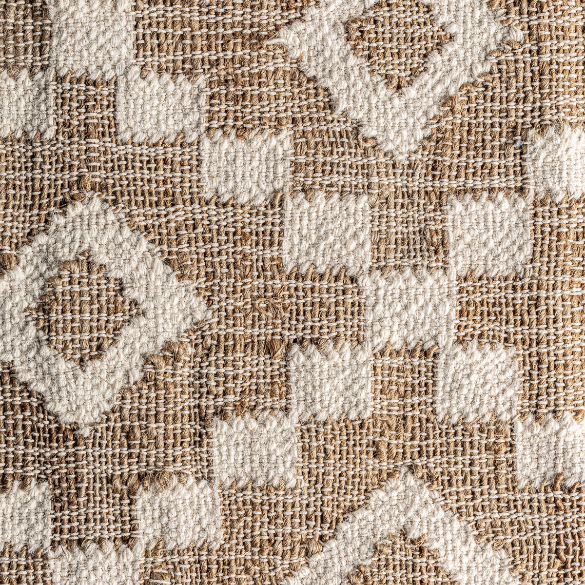 ДЕКОРАЦИЯ ЗА КИЛИМ