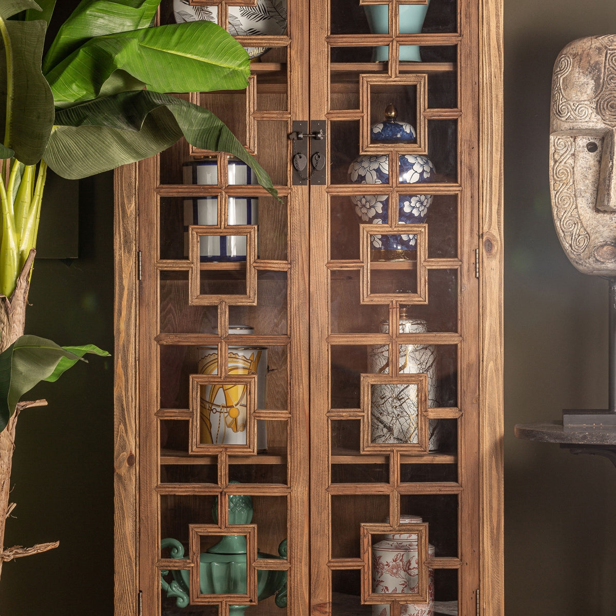 СТЪКЛЕН ШКАФ LISBRO