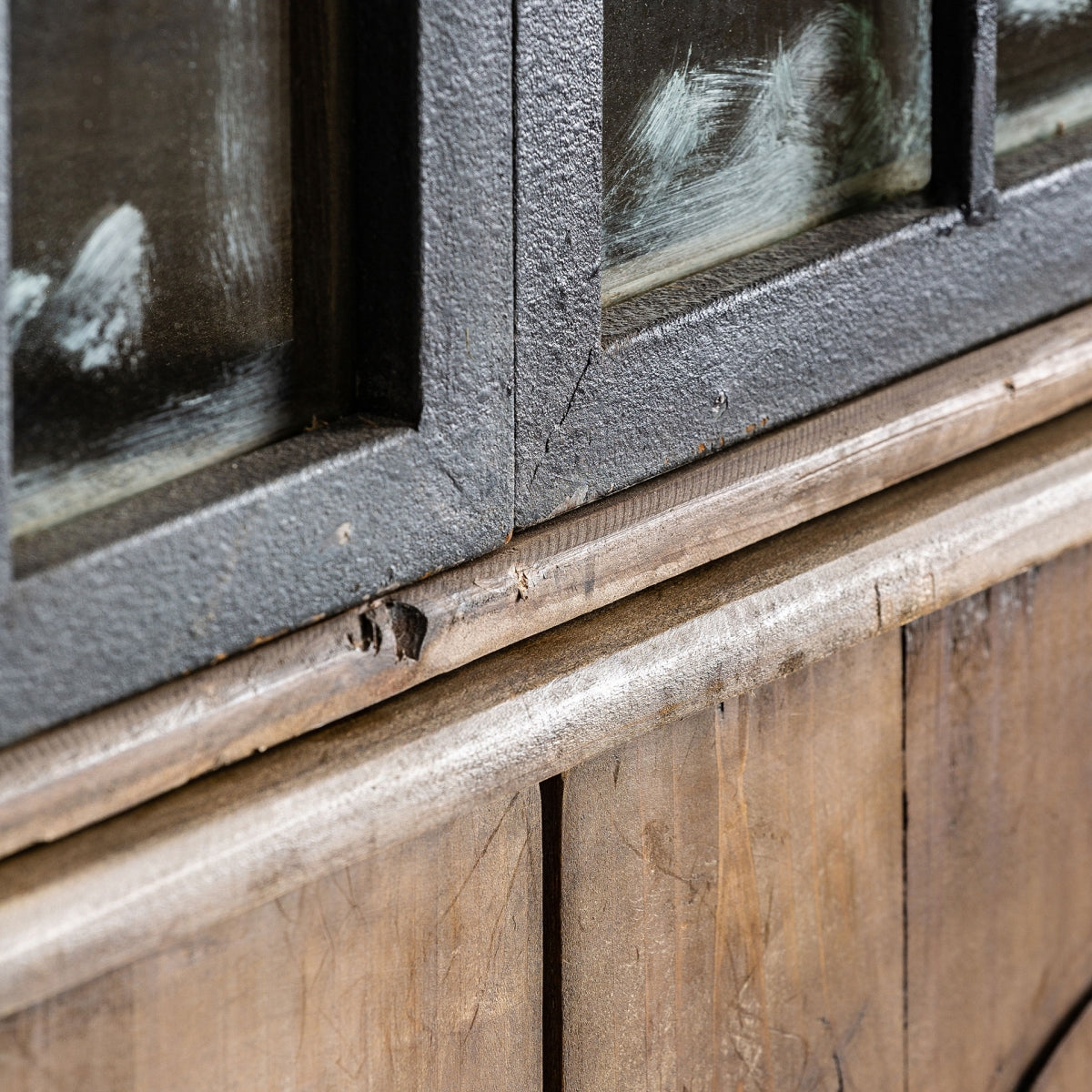 СТЪКЛЕН ШКАФ GOTO