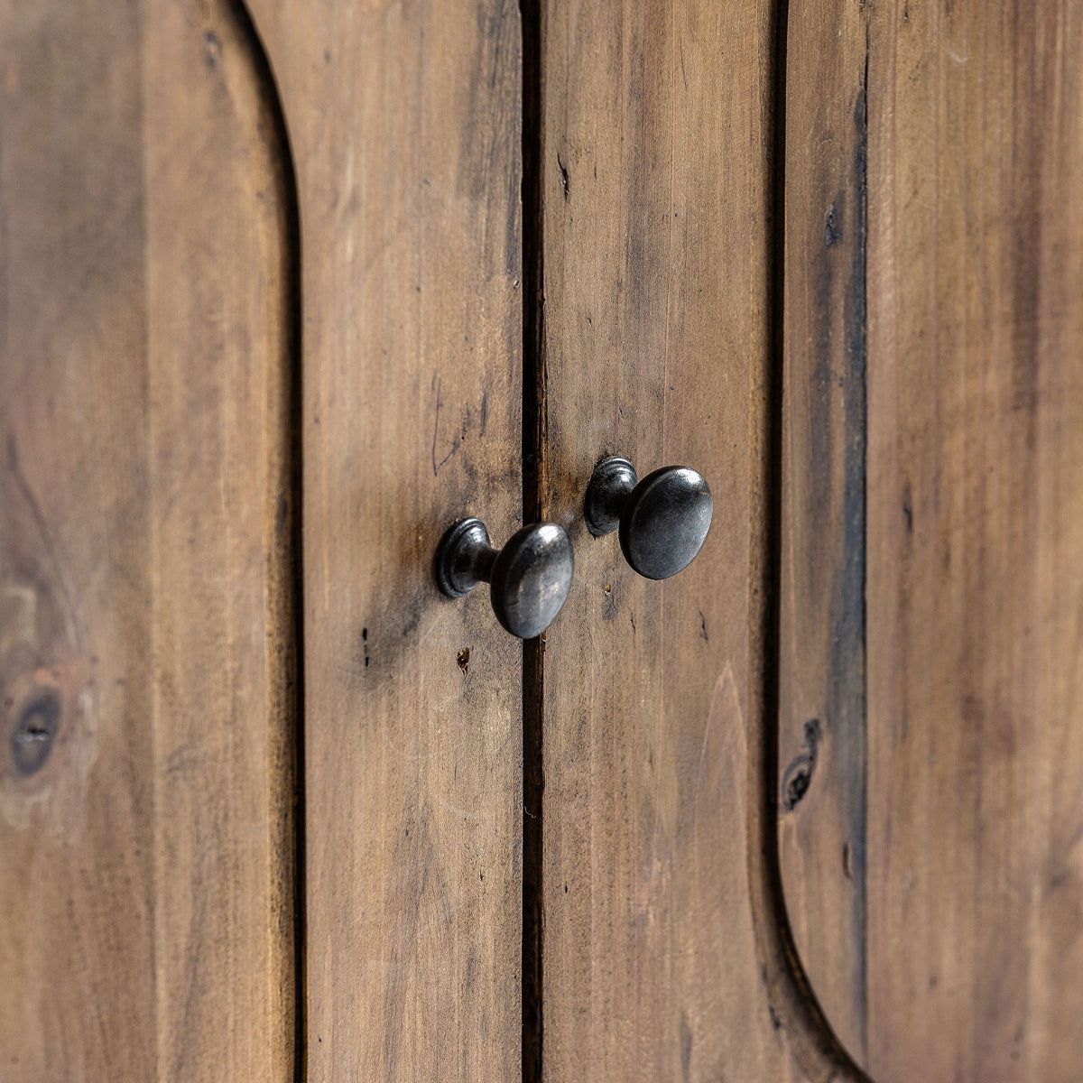 СТЪКЛЕН ШКАФ GOTO