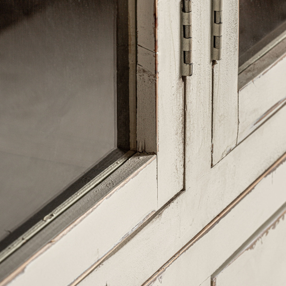 СТЪКЛЕНА ВИТРАНКА PIVKA ОТ БЯЛО