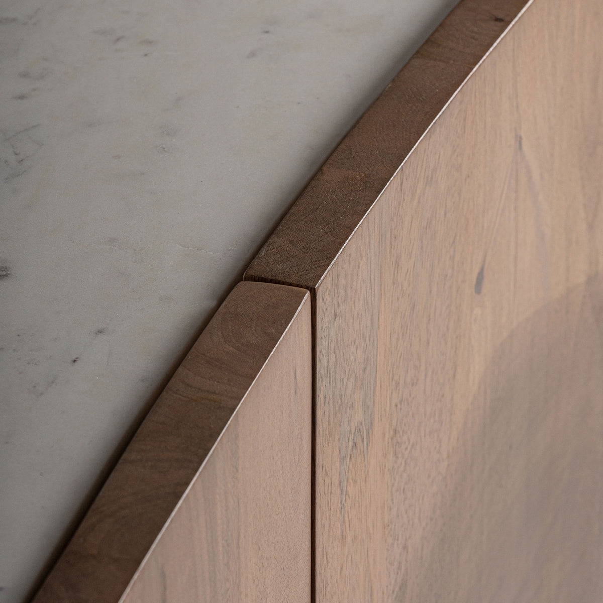 Бюфет Мангора