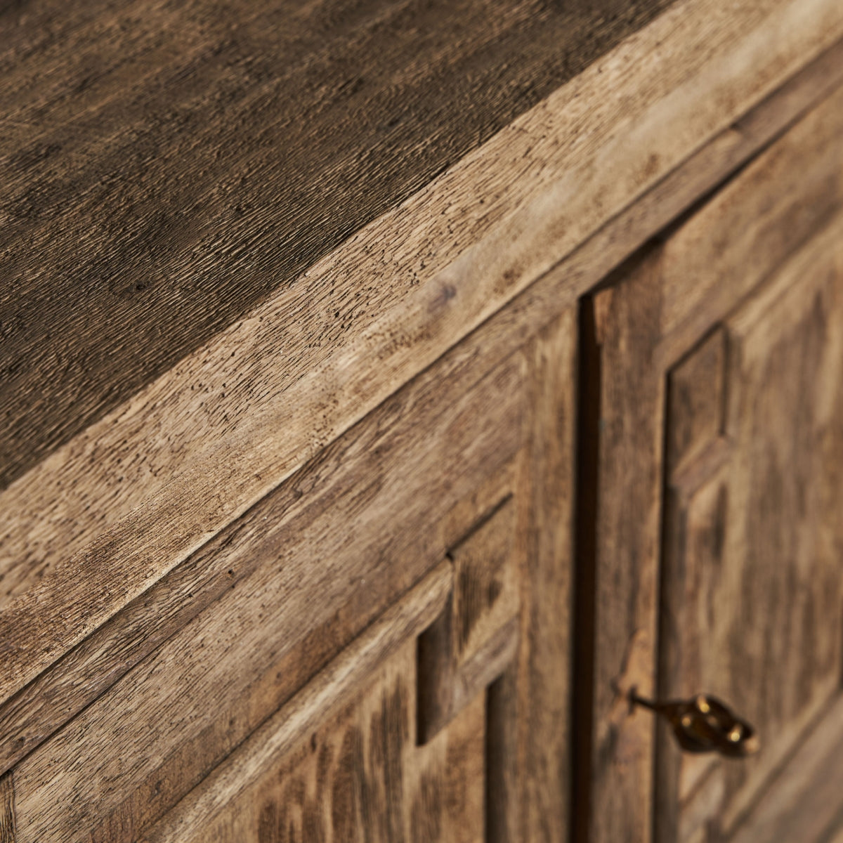 Бюфет Лийори