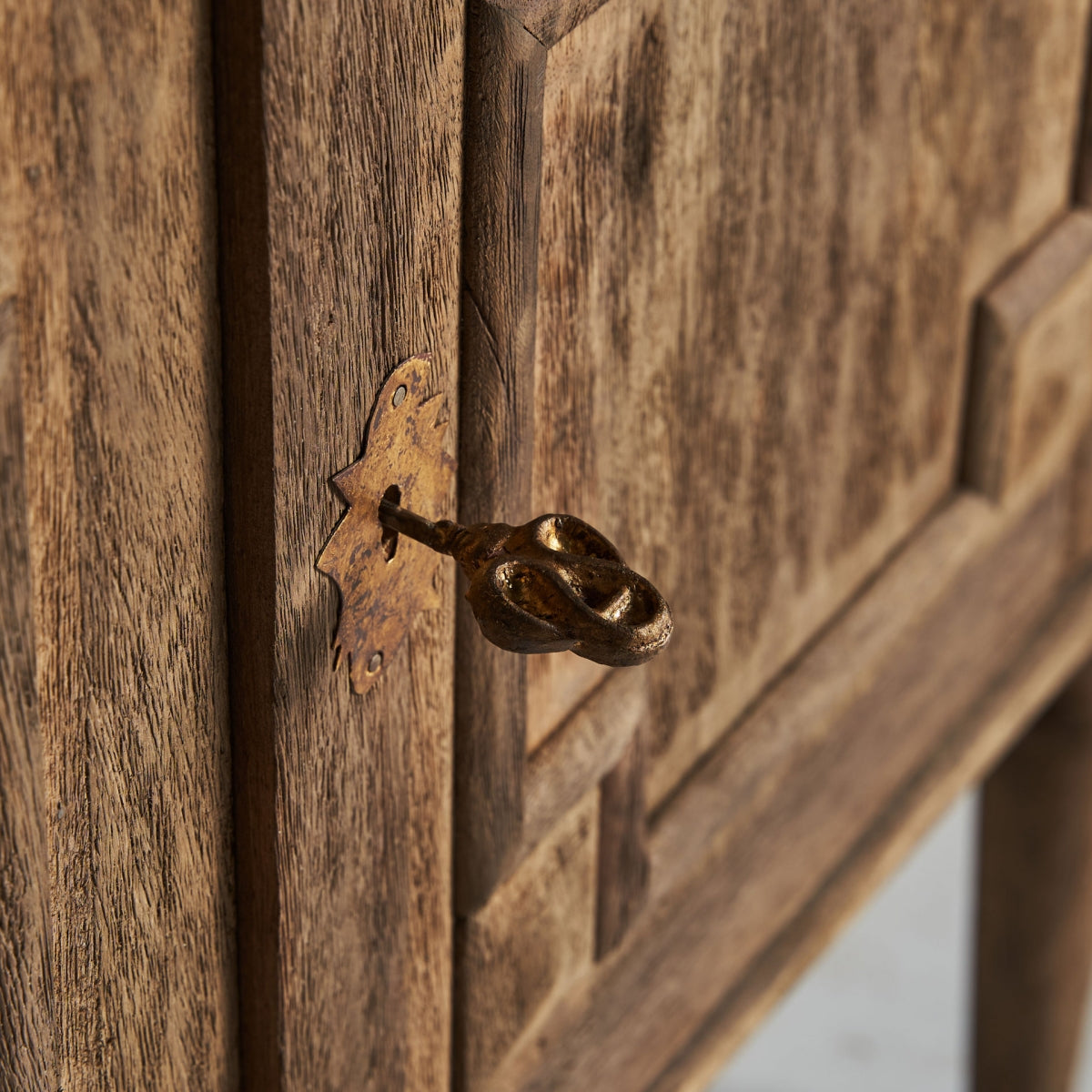 Бюфет Лийори