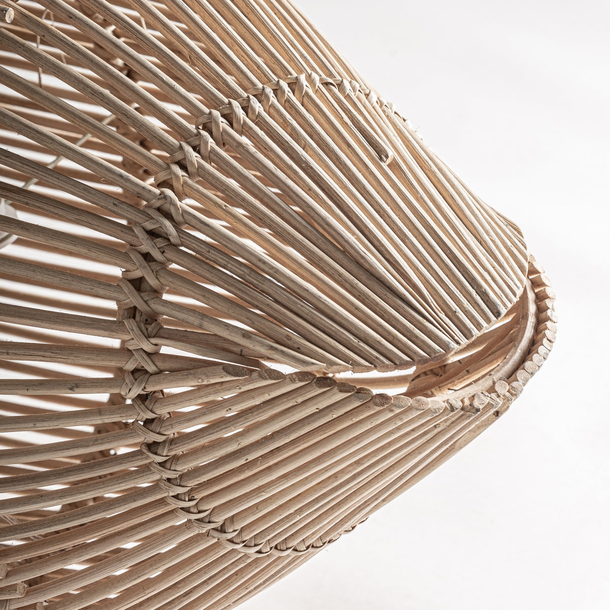 ТАВАННА ЛАМПА PEZ *180