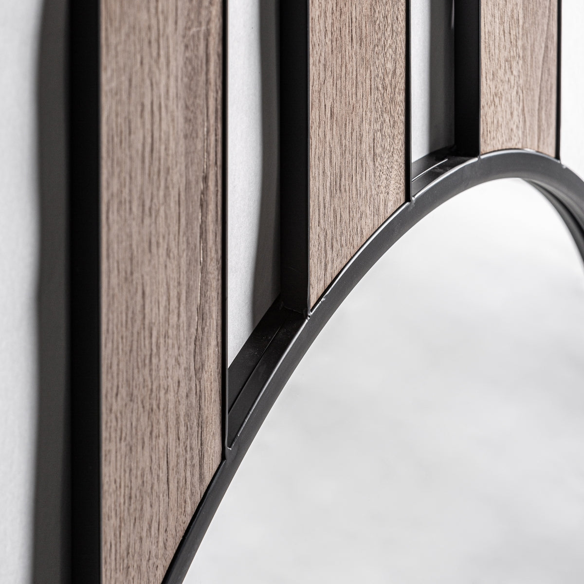 ОГЛЕДАЛО ФИНБАР