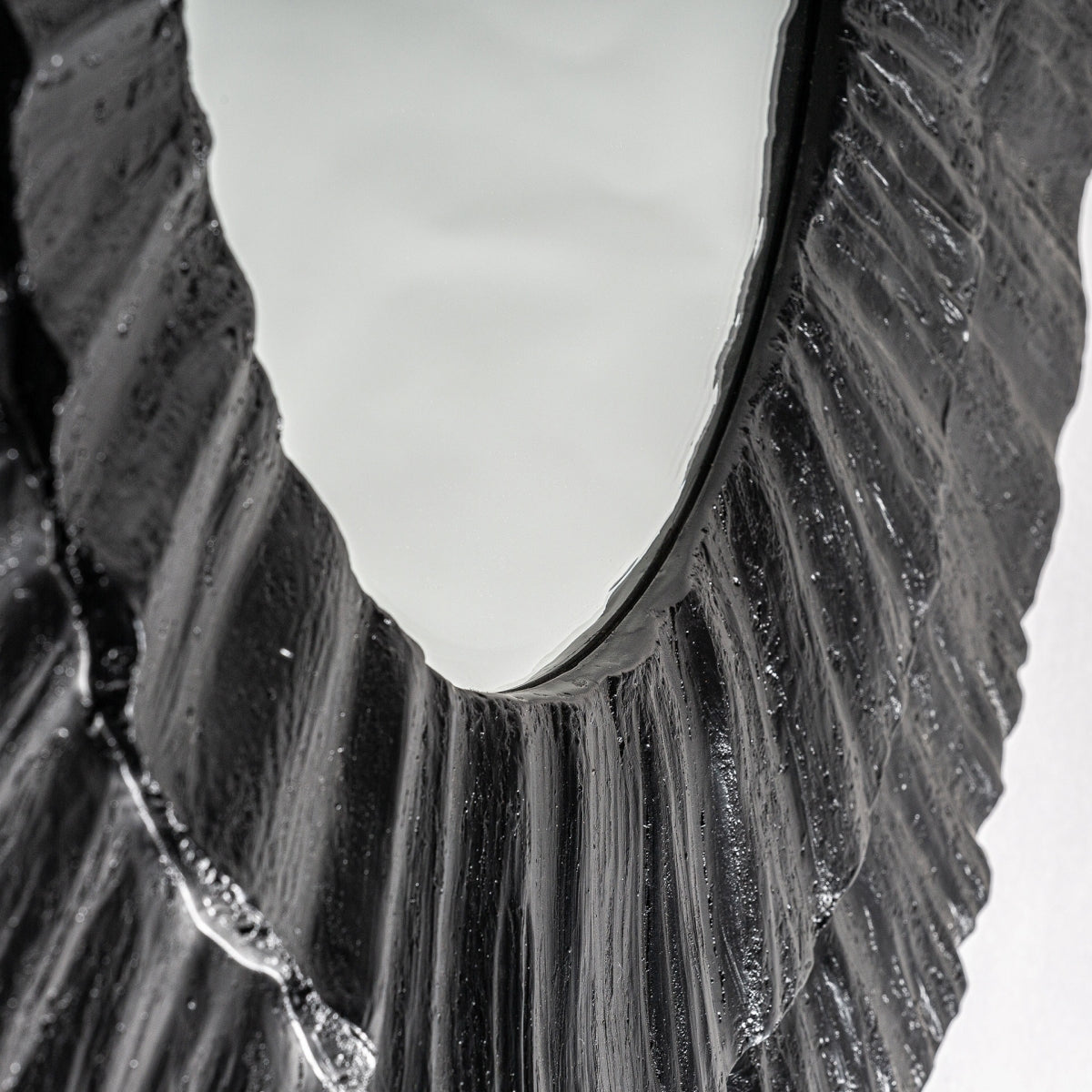 ЧЕРНО ОГЛЕДАЛО*104