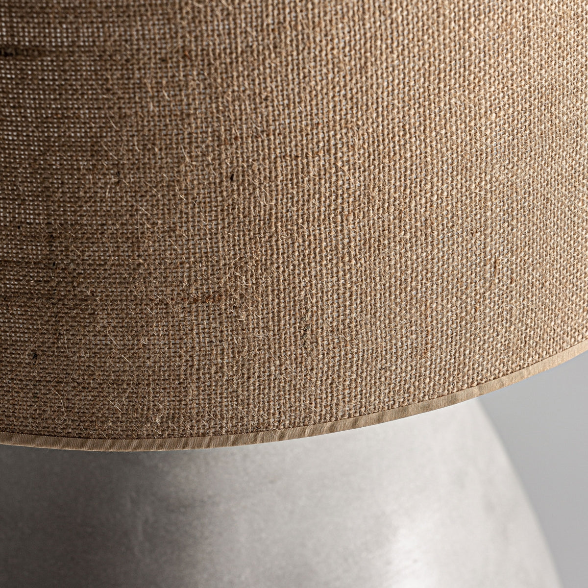 НАСТОЛНА ЛАМПА