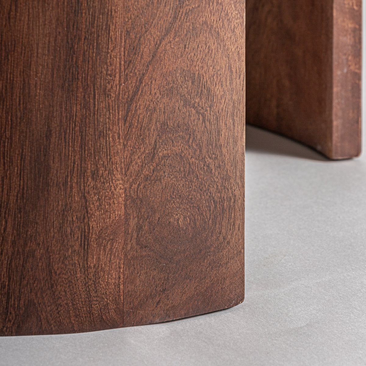 Странична маса TIVOLI