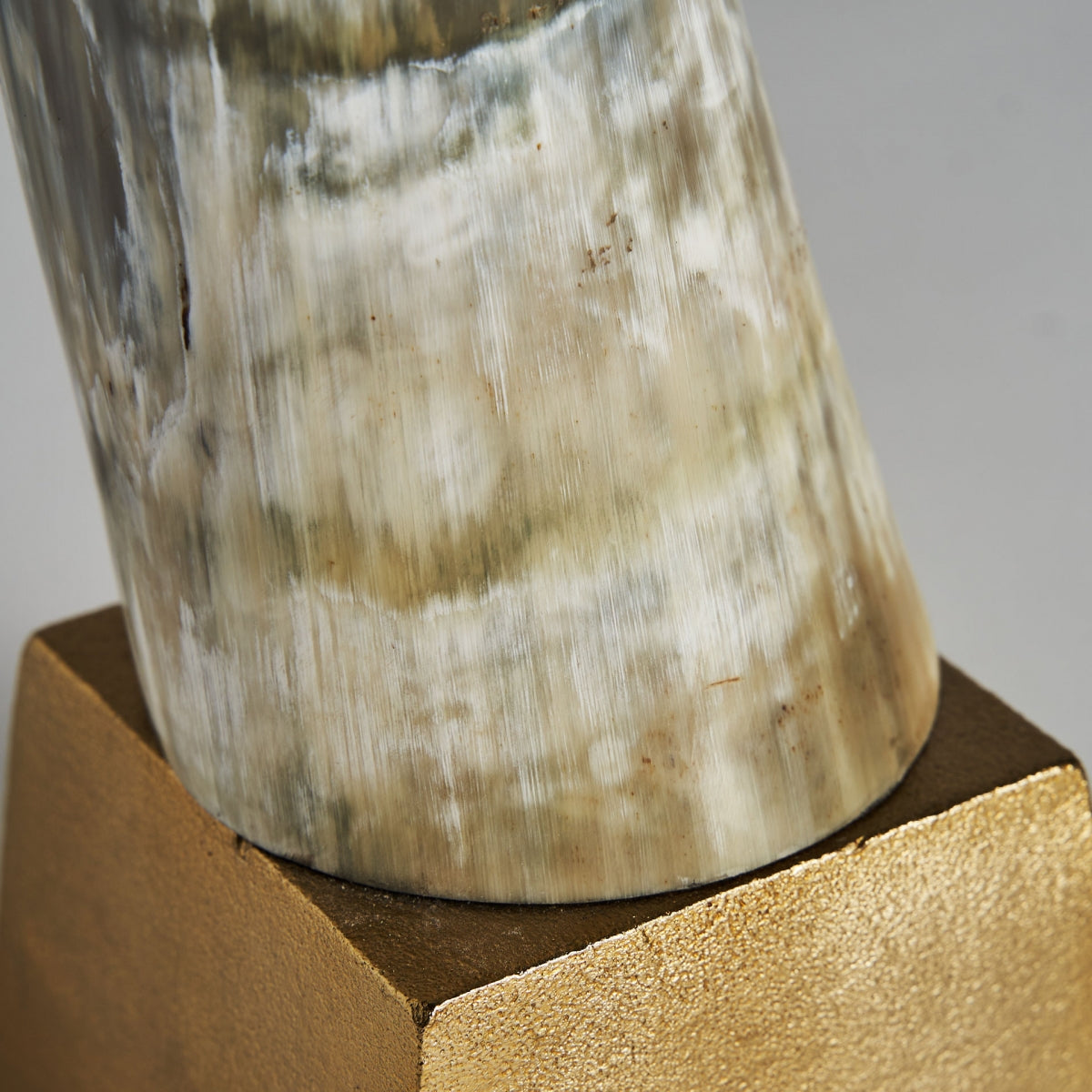 ДЕКОРАТИВНА ФИГУРА ZONZA