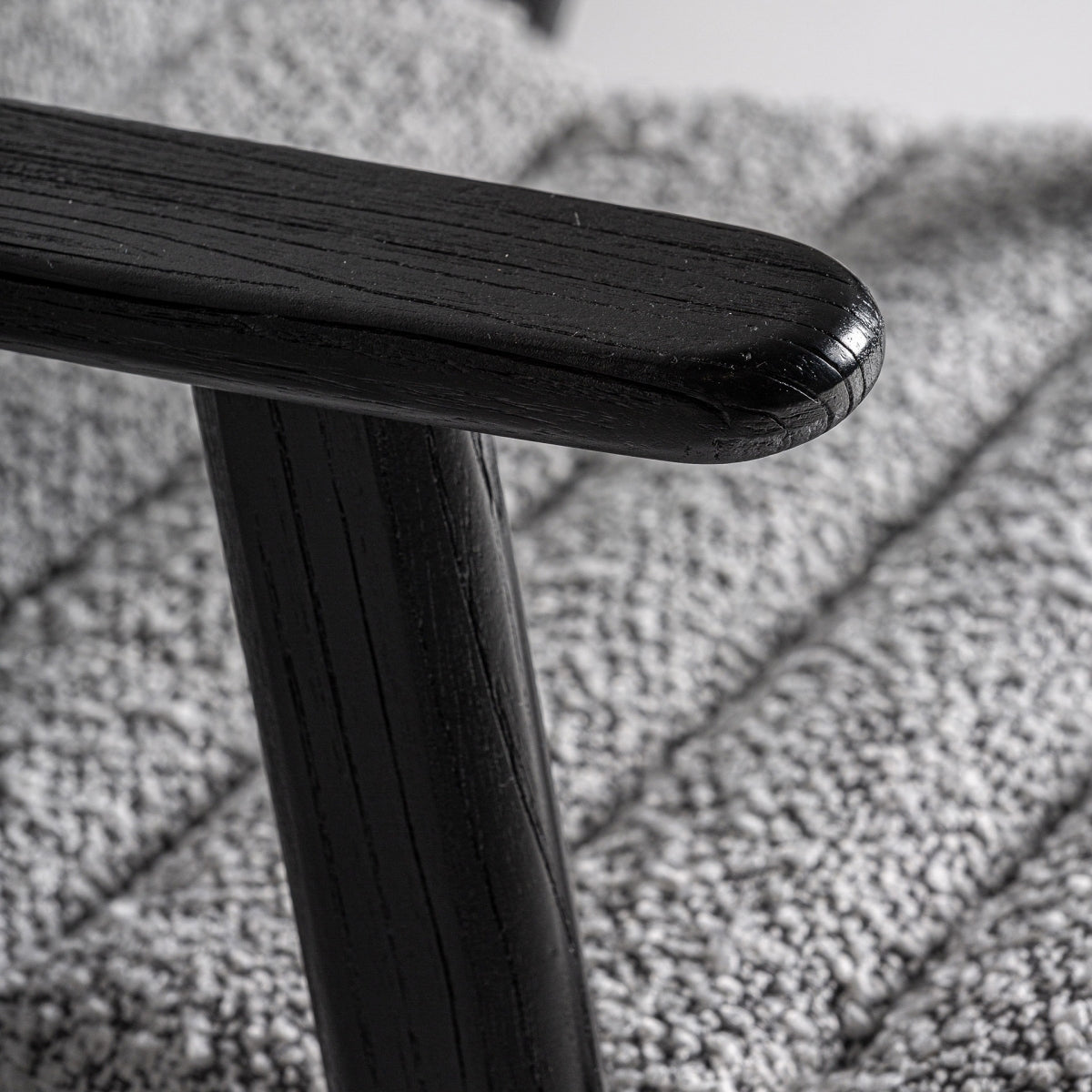 ЖАКАРДОВ СТОЛ