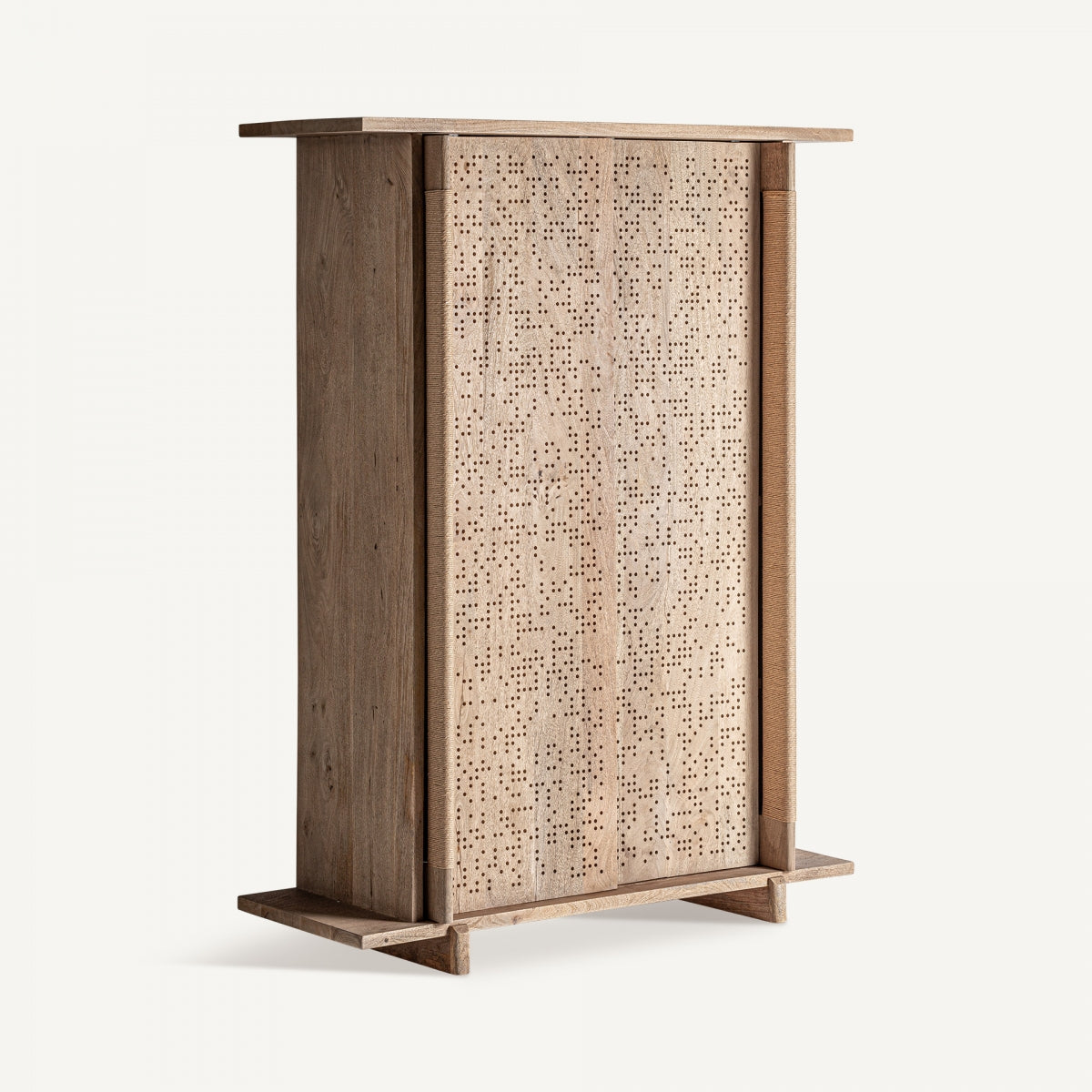 ЖАКАРДОВ ГАРДЕРОБ