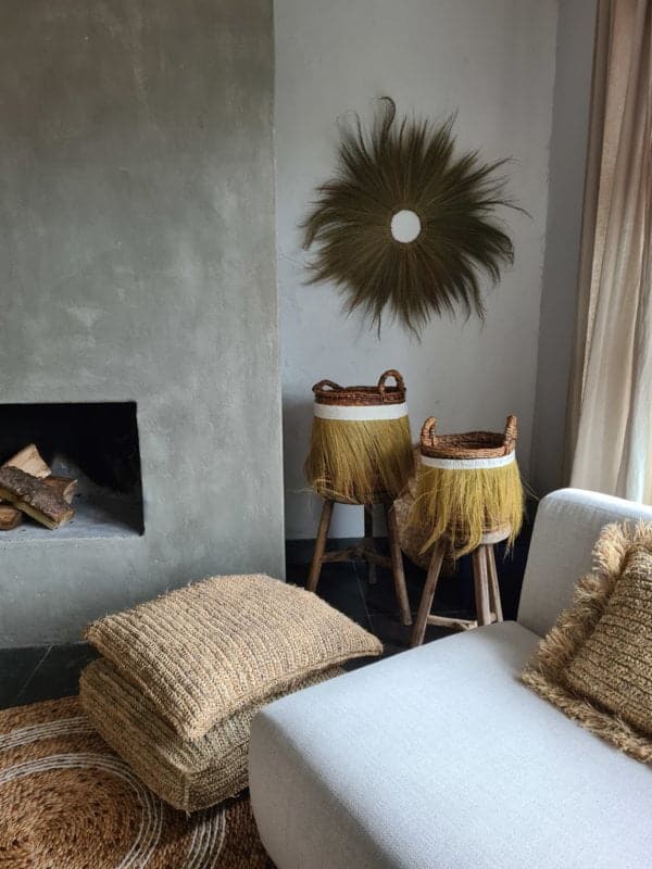 ВЪЗГЛАВНИЦА ОТ ЛИСТА ОТ АНАНАС