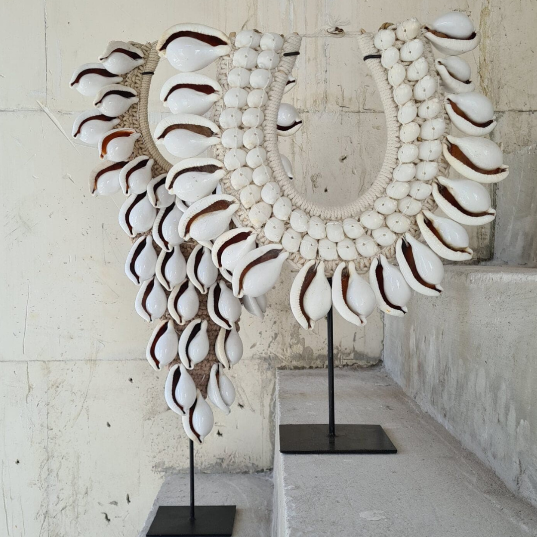 КОЛИЕ ОТ БЯЛ ТИГЪР