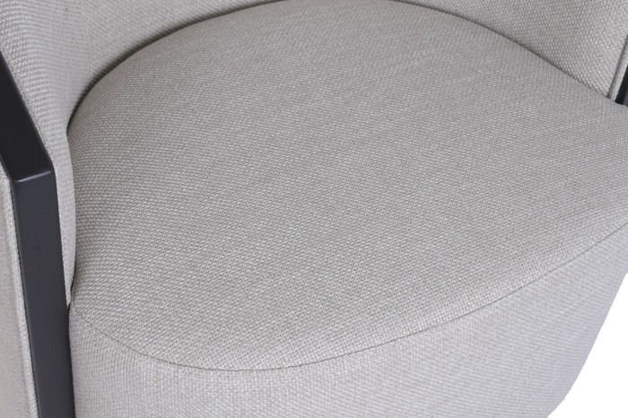 ELEGANT ARMCHAIR