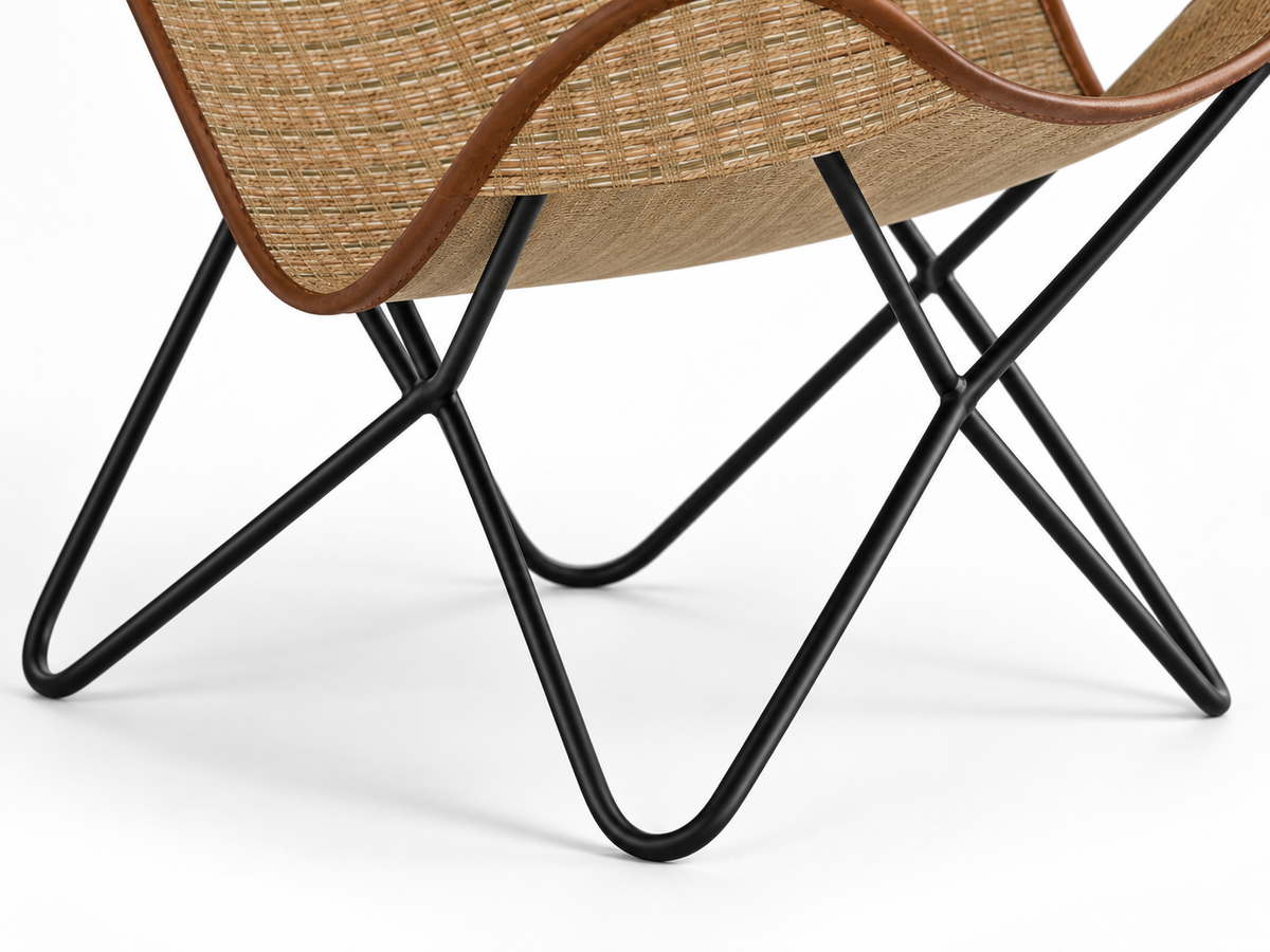RATTAN & LEATHER LOUNGE CHAIR