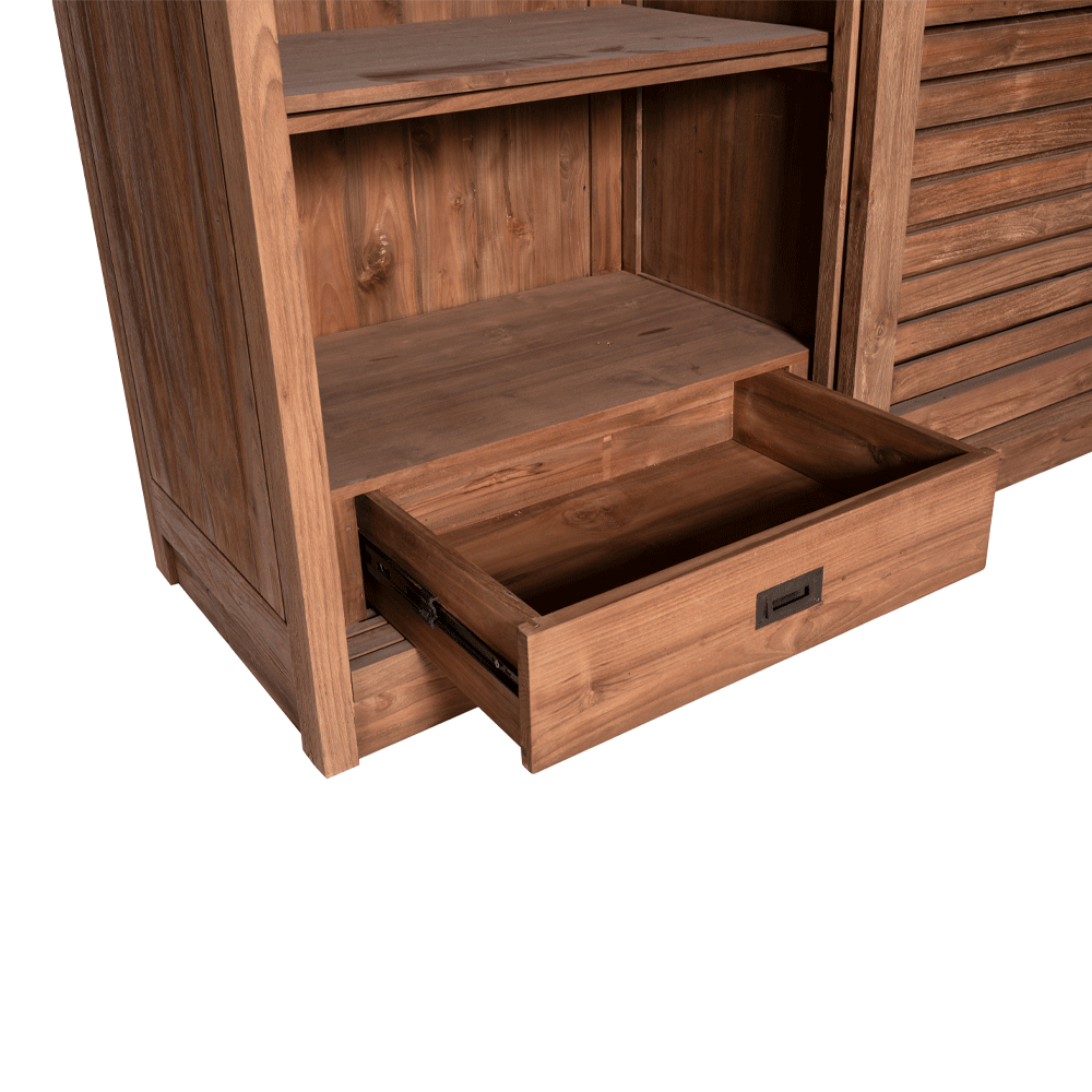 Гардероб Нага