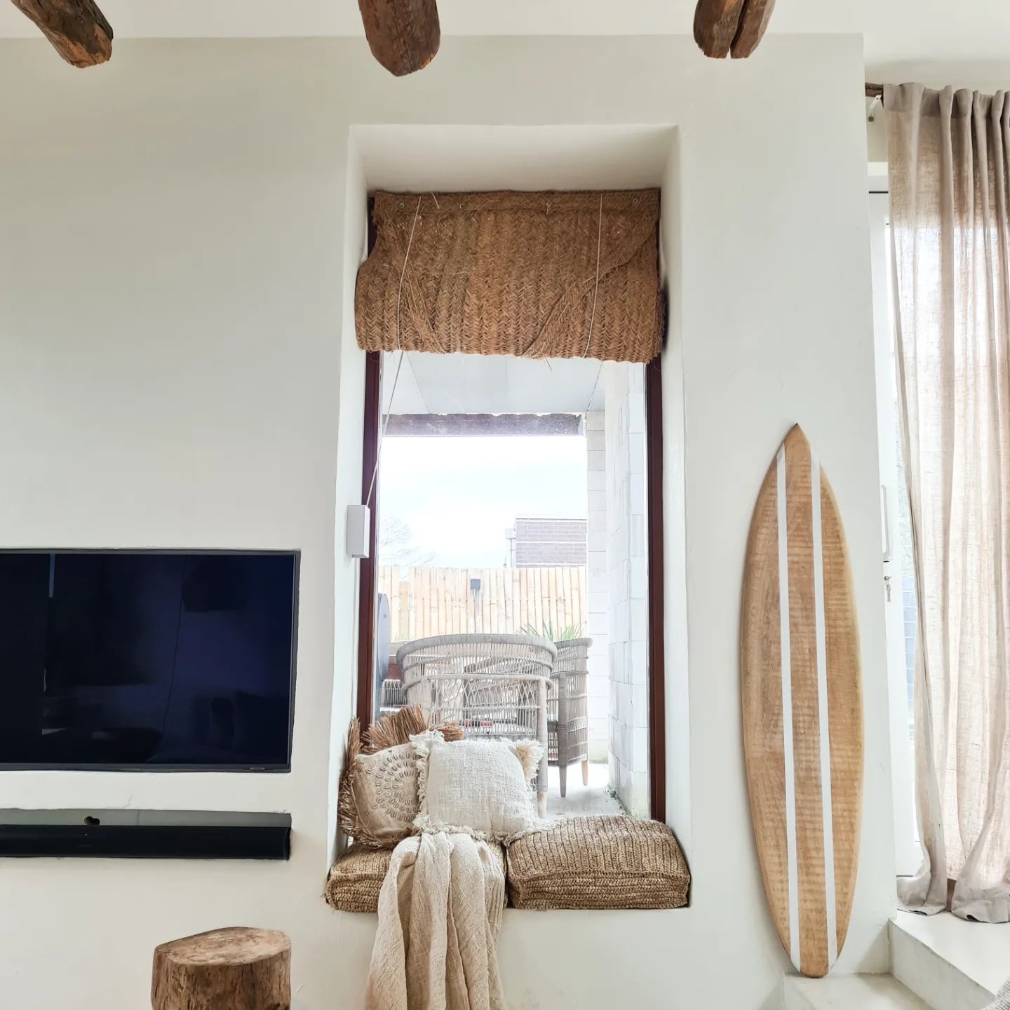 ДЪСКА ЗА СЪРФ ДВОЙНА БЯЛА ЛЕНТА