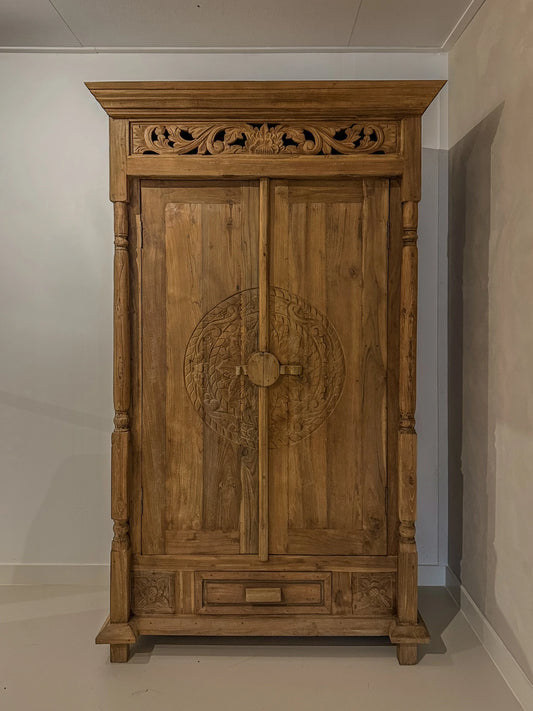 ГАРДЕРОБ ОТ ТИКОВО ДЪРВО 