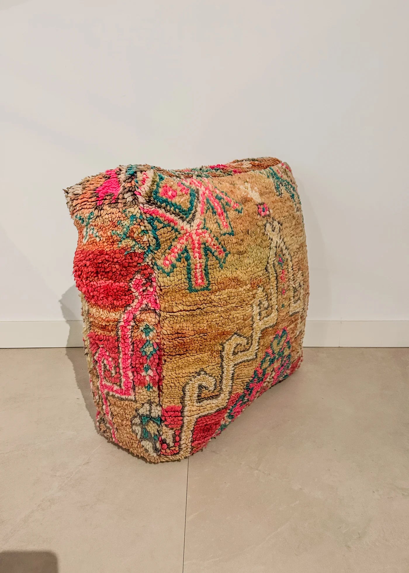MAROCCAN WOOL POOF 43