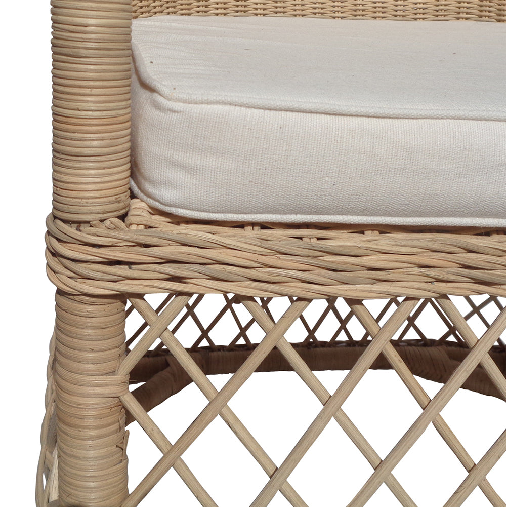 Стол от камилски ратан