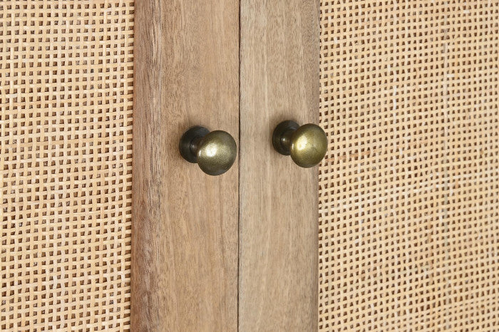 МАМА Е ЗАТВОРЕНА 