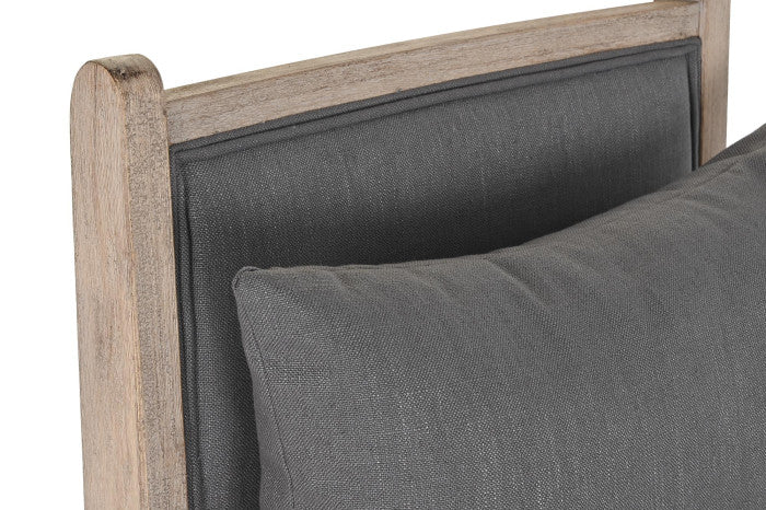 МАЯ КРЕСЛО СМЪРЧ 