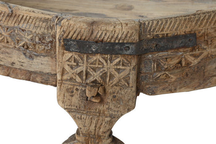 МАСА ЗА АКЦЕНТИ CARVE 